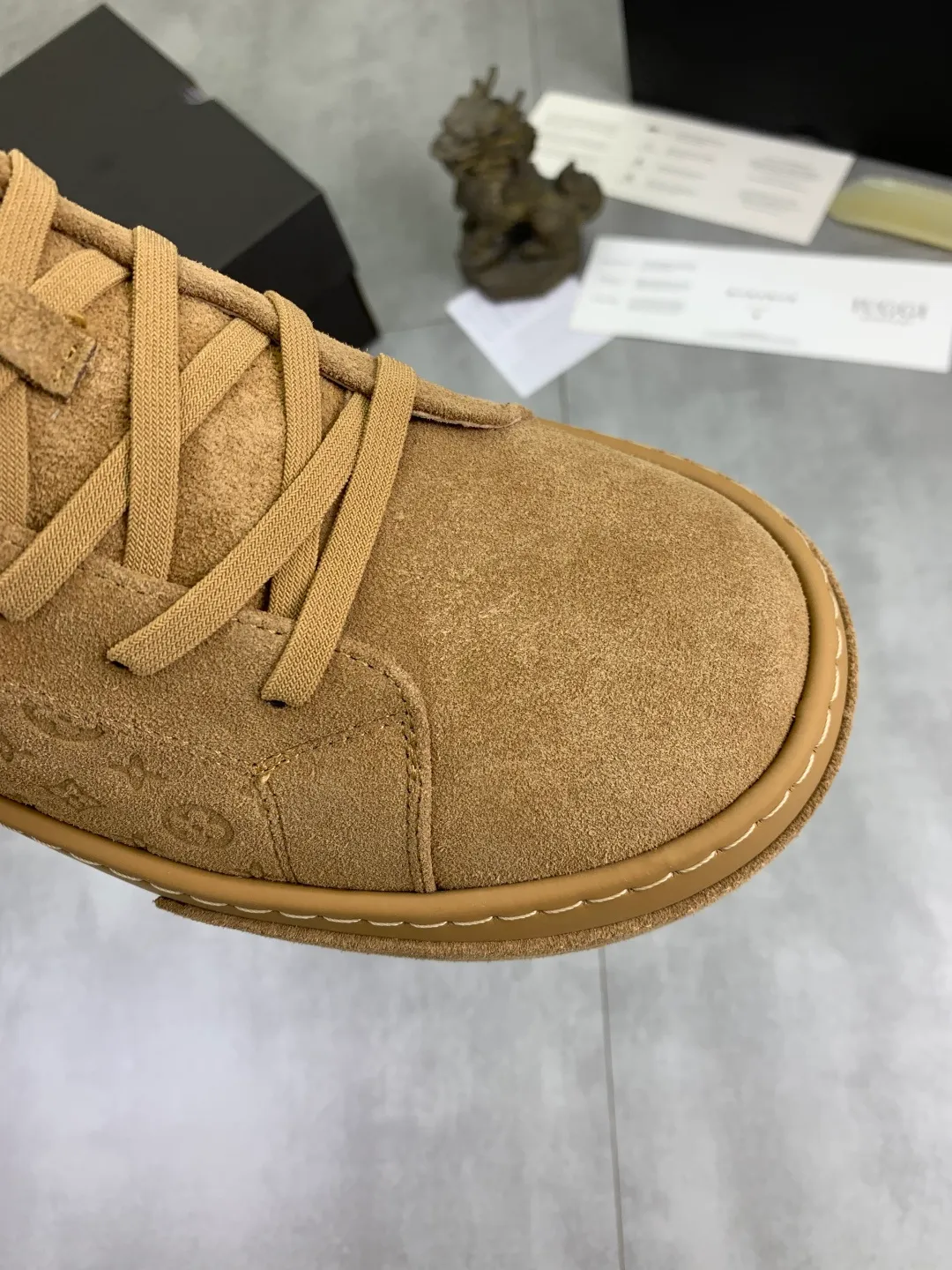 Men's men's shoes 💰P600 New arrival 🆕🆕🆕 IUGGI new retro presbyopic men's shoes Casual and versatile, full of high-end sense, fashionable and luxury style, joint model, retro presbyopic factor, full of handsome style, first layer suede cowhide, wool lining, rubber outsole, light and non-slip size: 39-44, three colors 9681-c22